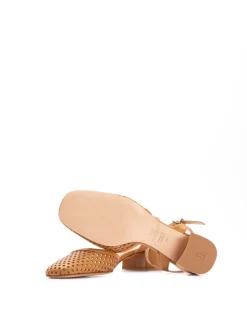 BECCA Natur camel
