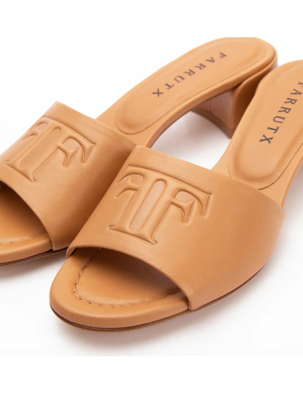 JUNO Napa camel